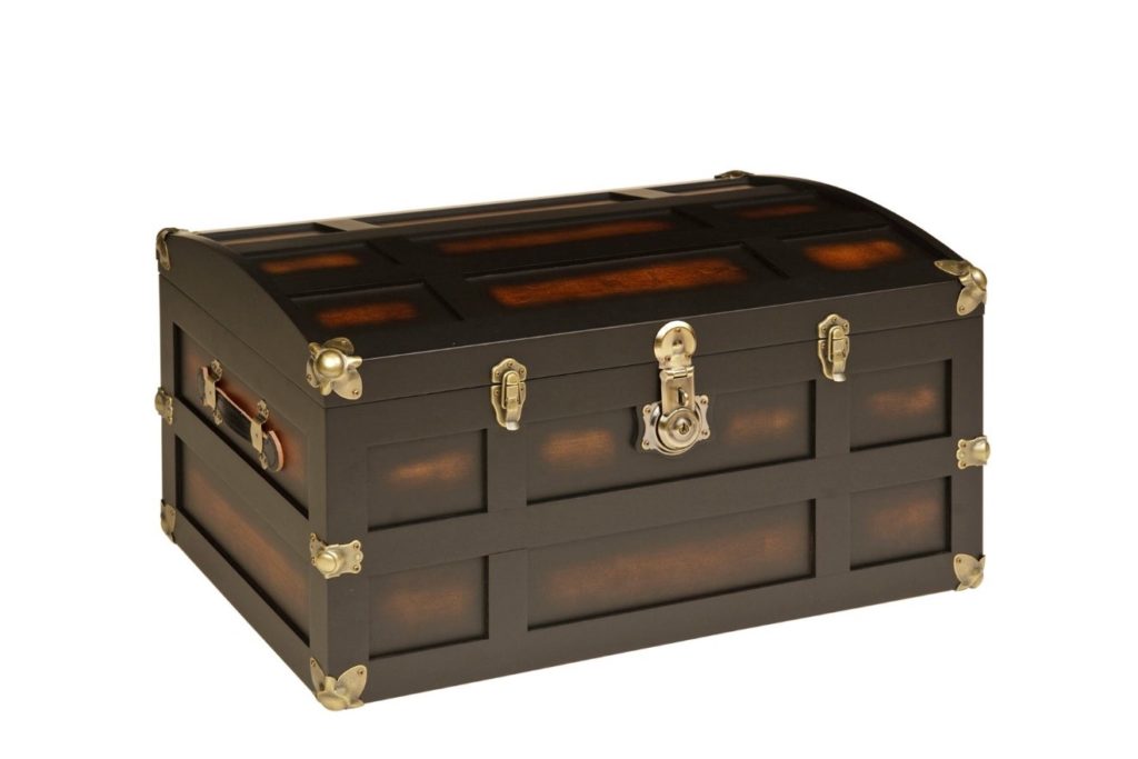 Majestic curved steamer trunk