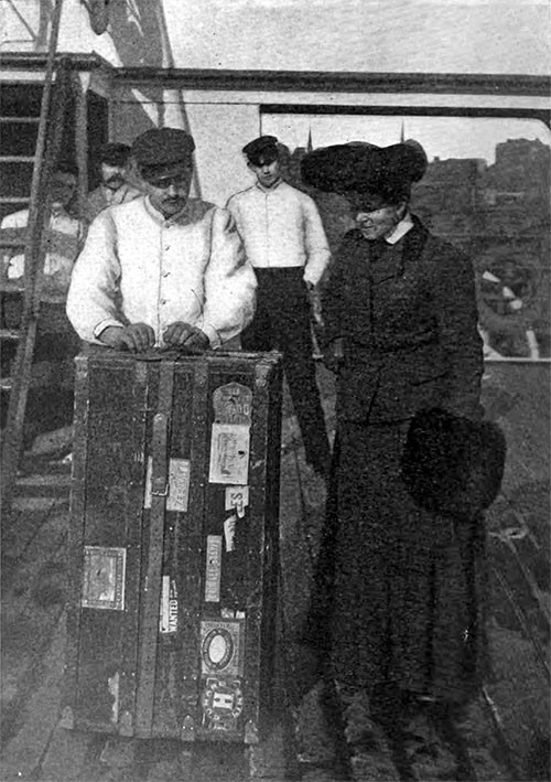 These antique travel trunks let people travel in perfectly